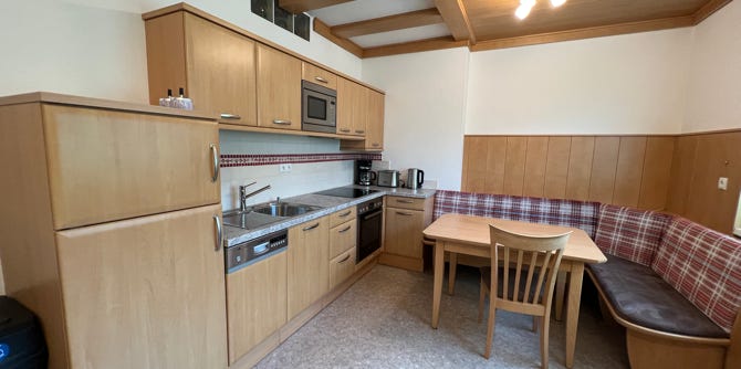 Appartement Heidi II Katzenburgweg 539/2 Schladming Küche und Essbereich